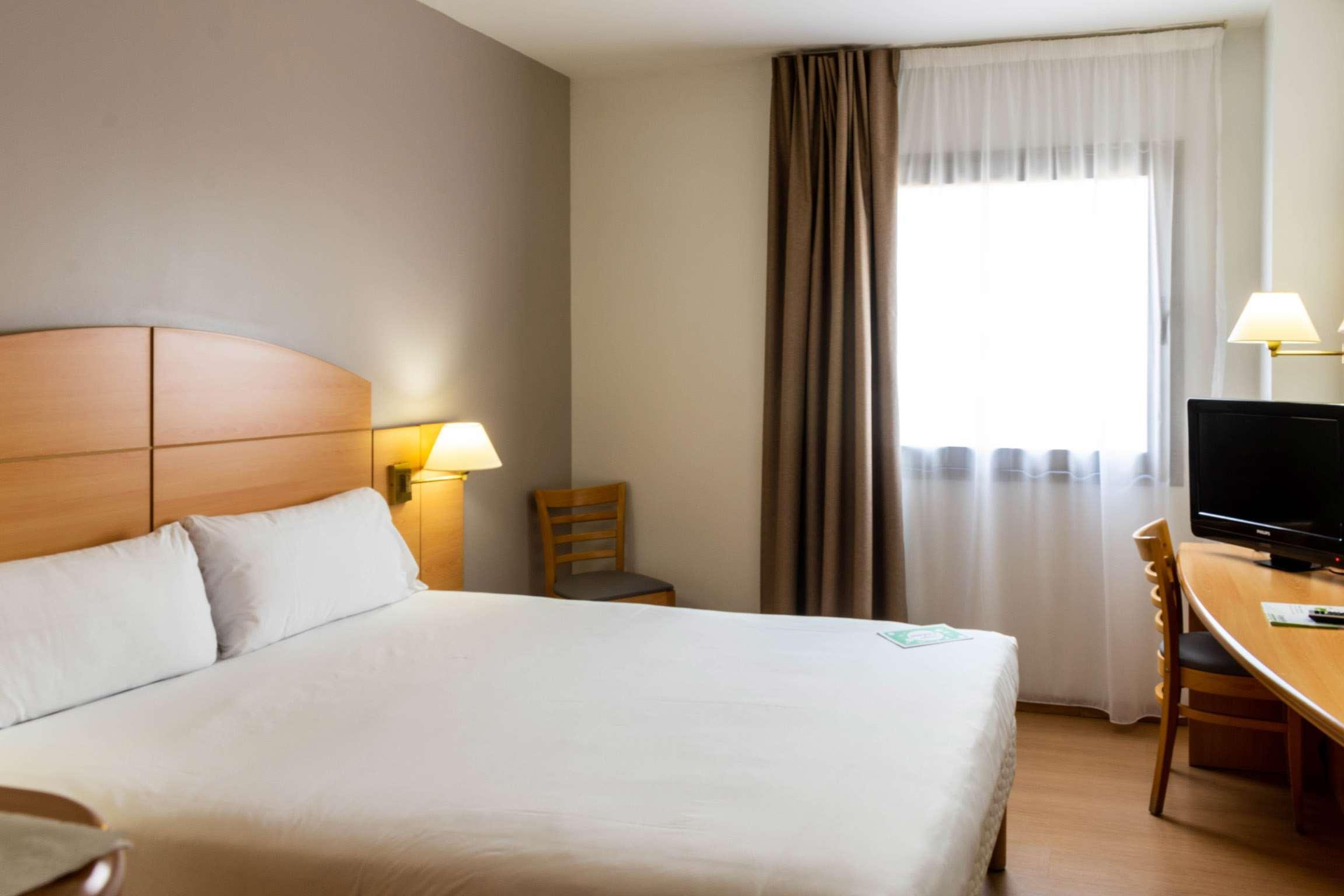 Travelodge Madrid Alcala De Henares Ngoại thất bức ảnh