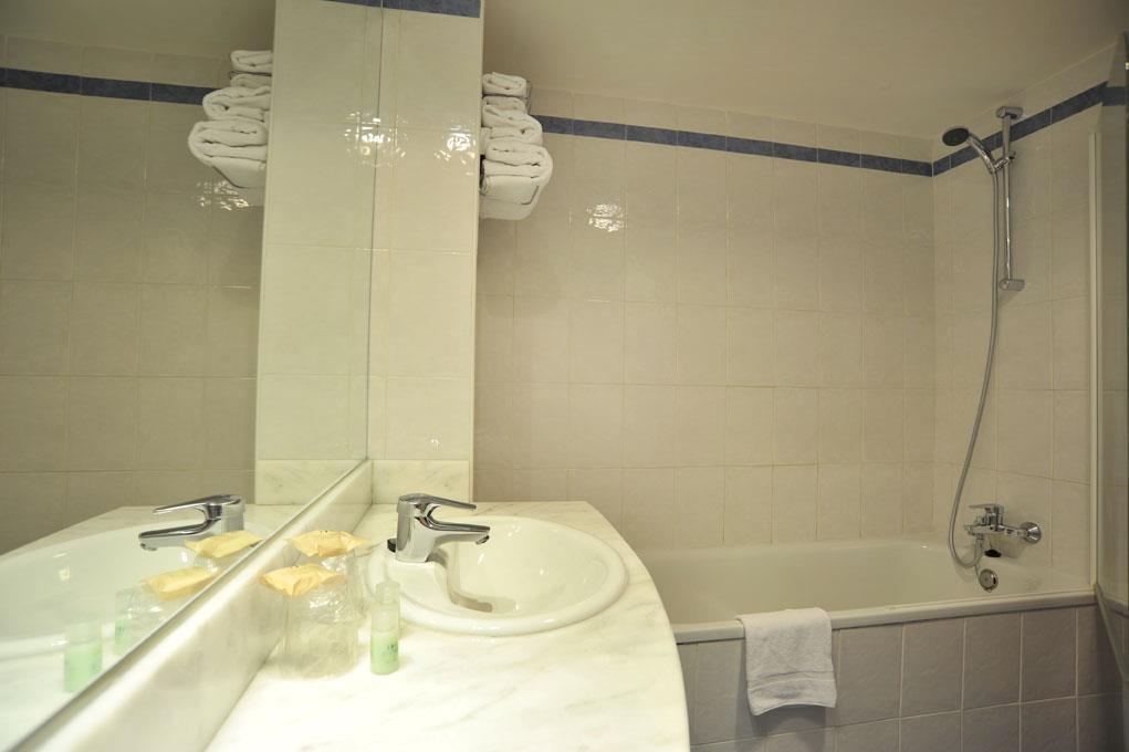 Travelodge Madrid Alcala De Henares Ngoại thất bức ảnh