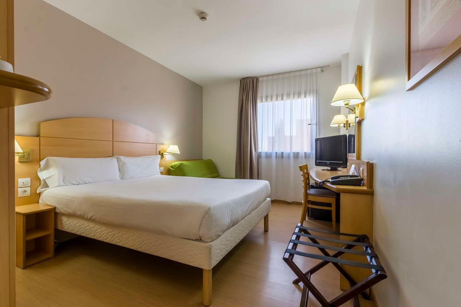 Travelodge Madrid Alcala De Henares Ngoại thất bức ảnh